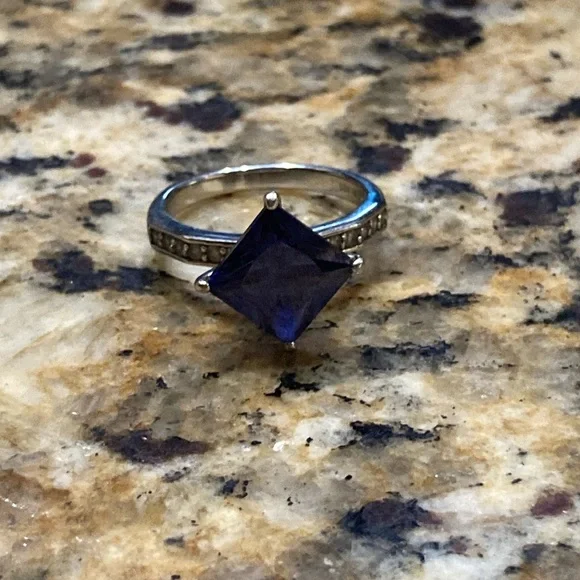 Ring - Picture 5 of 15